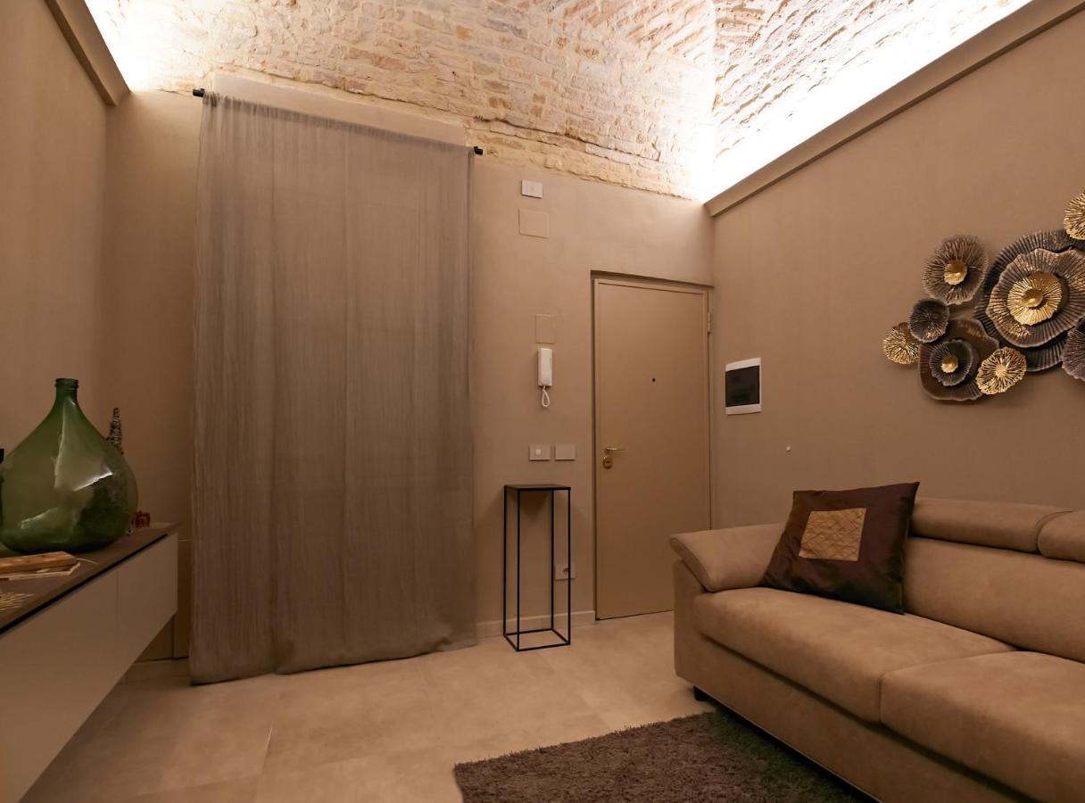 Parma Centro House Apartment ภายนอก รูปภาพ