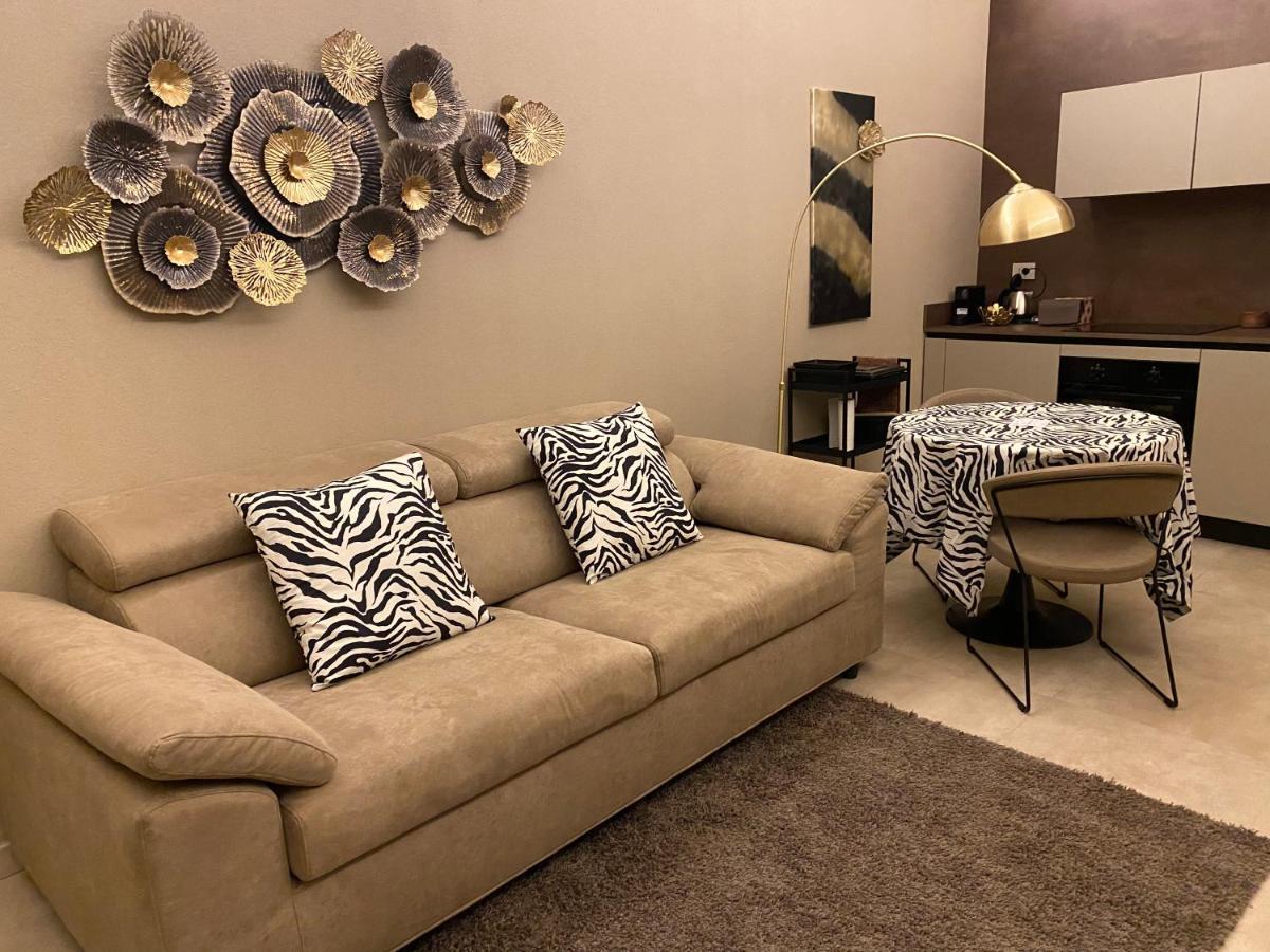 Parma Centro House Apartment ภายนอก รูปภาพ